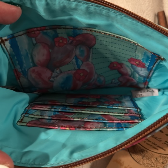 Catchfly studios essentials pouch!  New with tags! - Picture 2 of 2